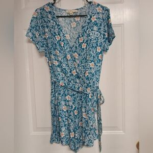 🦄 BeBop Blue and White Floral Mini Dress Size M